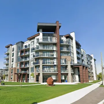 CoMo Condos