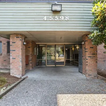 McIntosh Manor