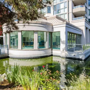 Lakeside Terrace