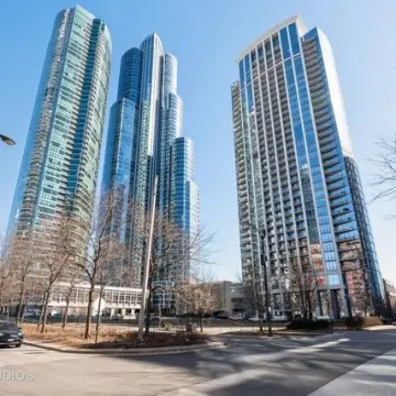 Museum Park Tower IV