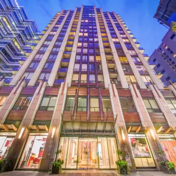 85 Bloor St E