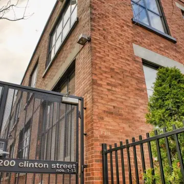 200 Clinton