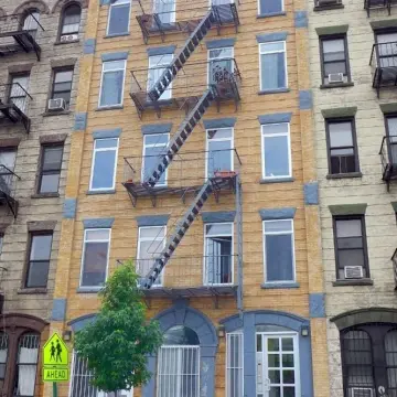 140 Scholes Street
