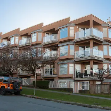 Maple Park West