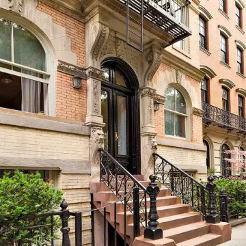 121 E. 10th Street