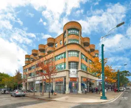 8 Oxford Street Condos