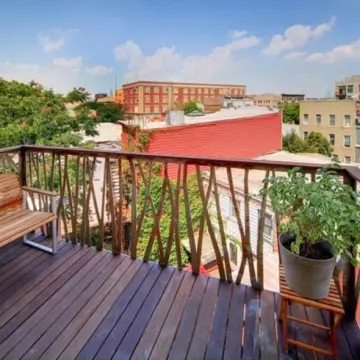 439 Metropolitan Avenue