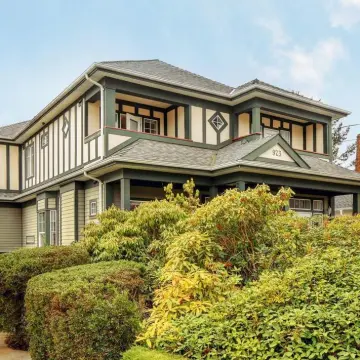 923 McClure