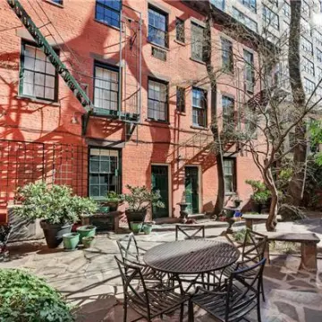 47 King Street