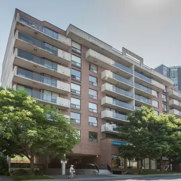 Holland Court
