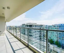 Executive Airport Plaza Hotel